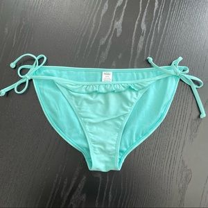 NWOT Bluenotes Turquoise Ruffle Side Tie Bikini Bottom